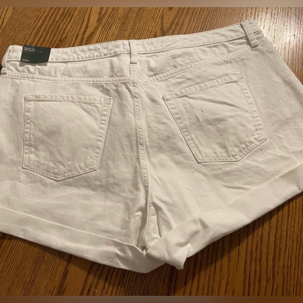 NWTS Wild Fable High Rise White Mom Shorts - Picture 2 of 9